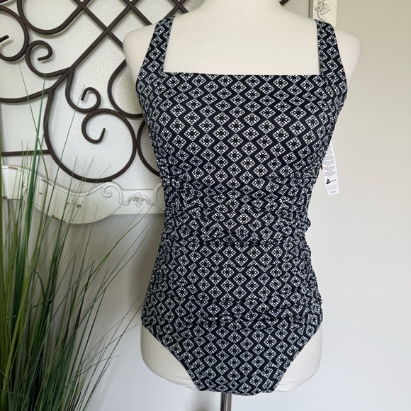 NWT L.L. BEAN Size 12 Women’s One Piece Black & White Swimsuit - Picture 1 of 7